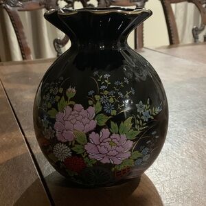 New Vintage Japanese Floral Black Vase